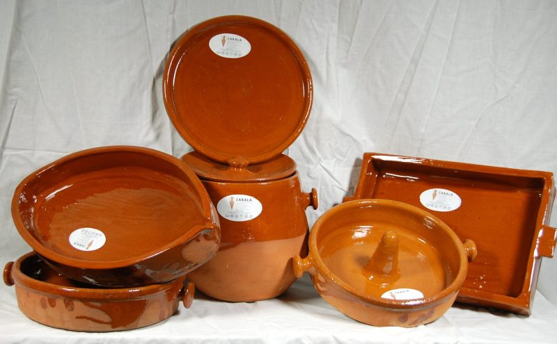Cazuela de barro Pereruela redonda ecológica para cocinar de 25 cm.
