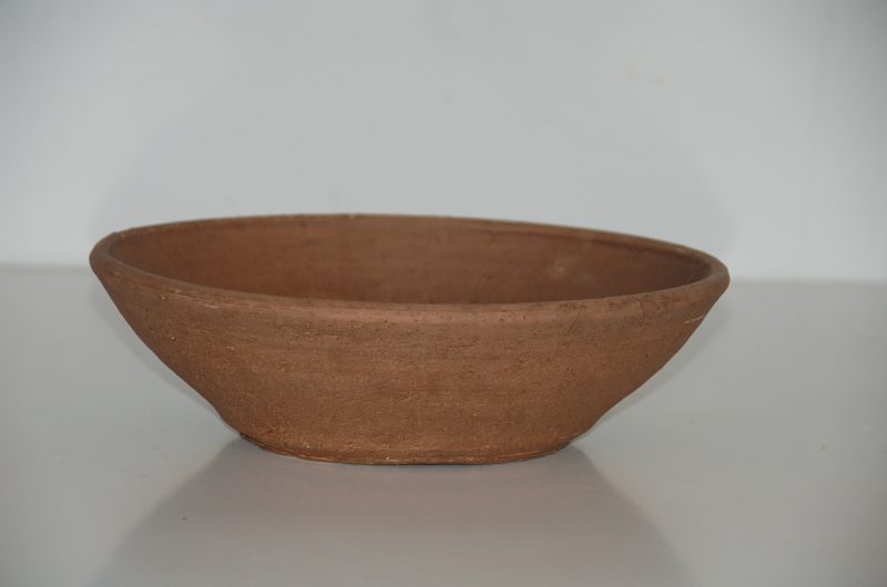 Maceta de barro rústico artesanal modelo cuenco llano de 38x12cm.