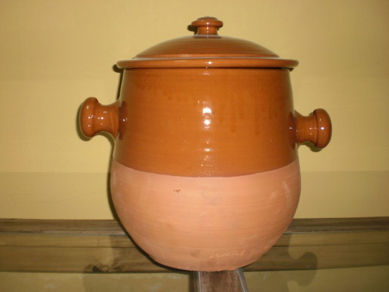 Puchero de barro para cocinar de 15x15 cm. con capacidad para 2 litros aprox.