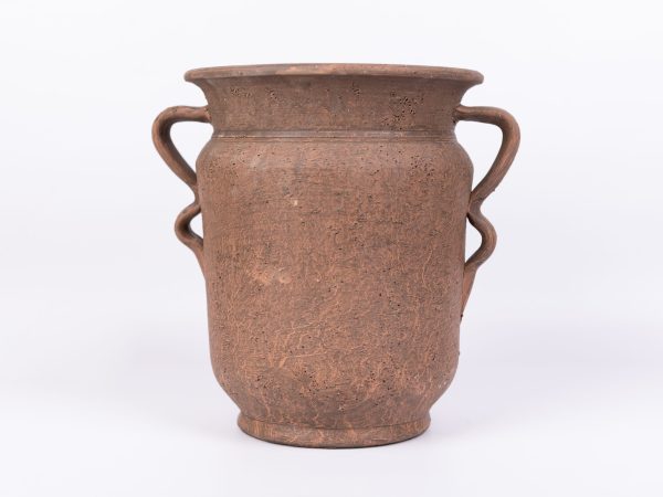macetero de barro con asas