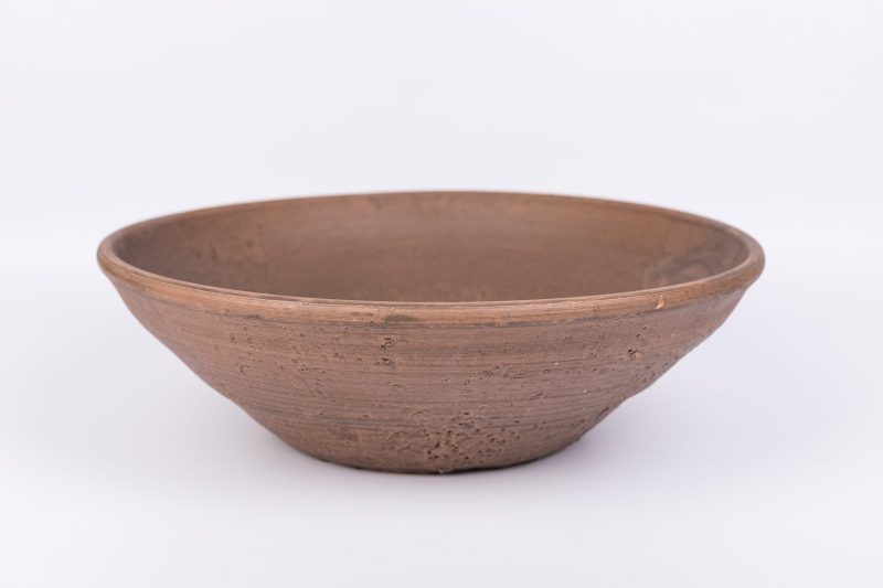 Maceta de barro rústico artesanal modelo cuenco llano de 38x12cm.