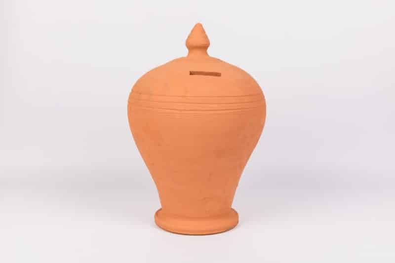 hucha de barro