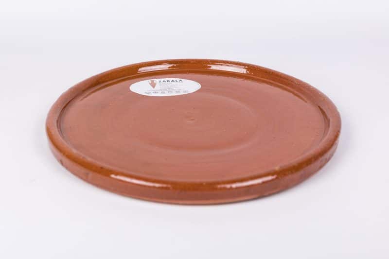Plato chuletero en barro refractario de 33 cm.